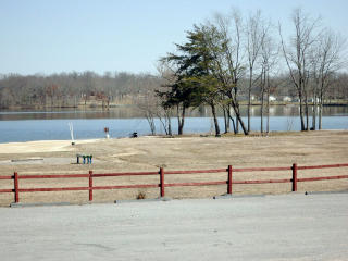 60 Beach Rd, Crossville, TN 38572-6856