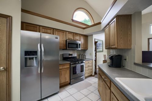 1390 Wild Horse Dr, Darbydale OH  43123-8540 exterior