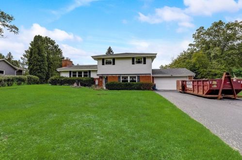 11315 Glenbrook Ln, Thiensville WI  53092-3113 exterior