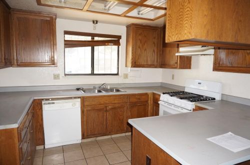 909 Inez Dr, Modesto, CA 95351-2151