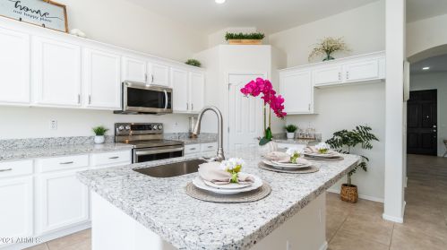 1739 Beretta Pl, Chandler, AZ 85286-1159