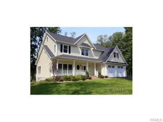 19 Travis Ln, Montrose, NY 10548-1013