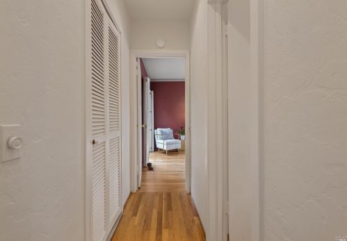 1095 Pine Tree Ln, Sebastopol CA  95472-2681 exterior