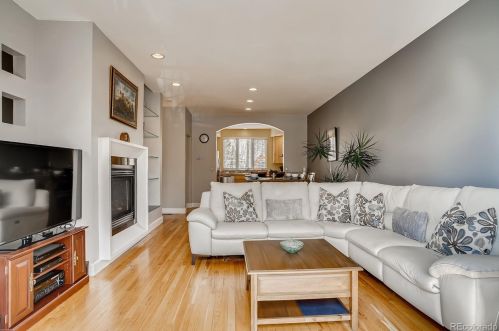 1633 Franklin St, Denver CO 80205-3967 exterior