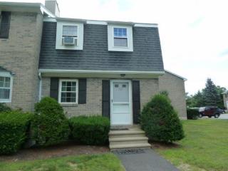 125 Fieldstone Dr, Londonderry NH  03053-2715 exterior