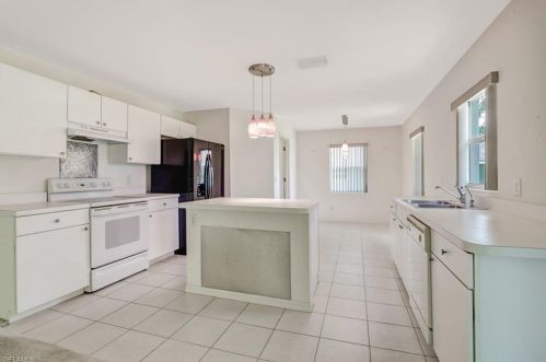 120 30th Ter, Cape Coral, FL 33904-3432
