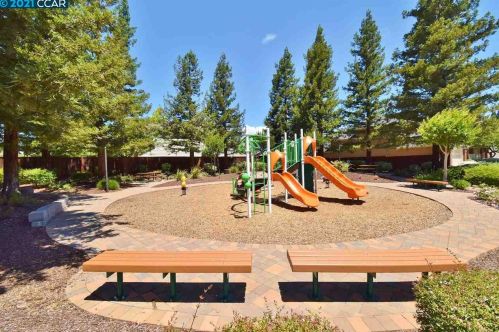 984 Springview Cir, San Ramon CA  94583-4721 exterior