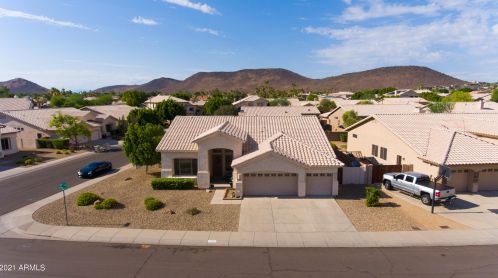 5682 Irma Ln, Glendale, AZ 85308-9167