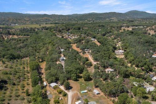 675 Starr Dust Ct, Lakeport, CA 95453-6976
