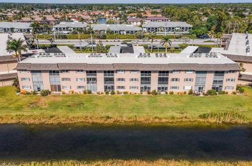 5483 Rattlesnake Hammock Rd, Naples FL 34113-7426 exterior