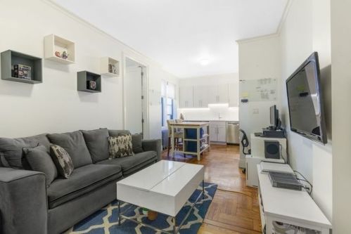 2475 38th St, Long Island City, NY 11103-4113