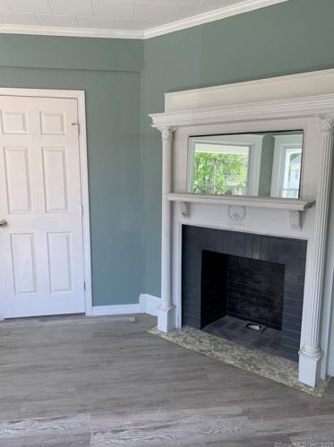 31 Spring Garden Ave, Norwich CT  06360-6215 exterior