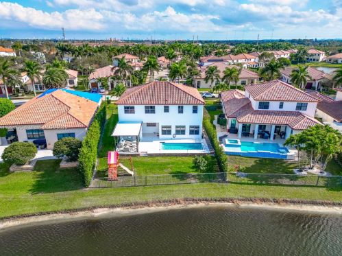 8297 28th St, Hollywood FL  33024-3187 exterior