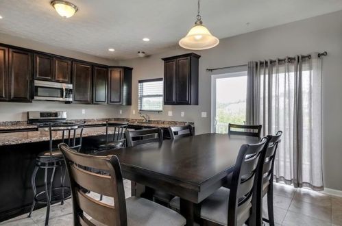 1509 Canterbury Dr, Imperial PA  15126-9186 exterior