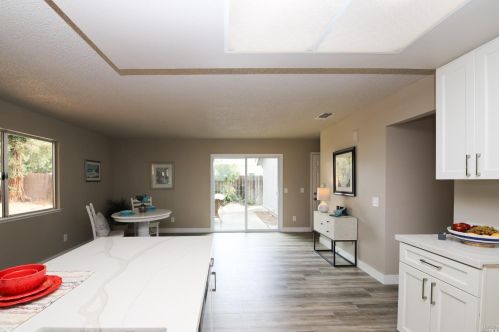 118 Oakmeade Ct, Vacaville CA exterior