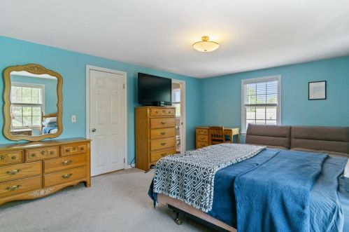 52 Canfield Ave, Warwick RI  02889-8802 exterior