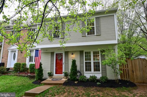 10153 Sassafras Woods Ct, Springfield, VA 22015-2737