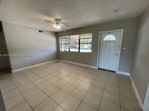 7021 26th St, Hollywood, FL 33023-3744