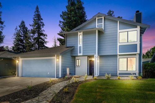 9262 Mapleview Way, Elk Grove CA  95758-5007 exterior