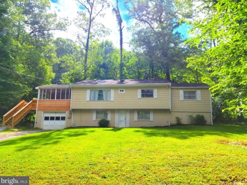 131 Red Oak Ln, Harpers Ferry, WV 25425-6892