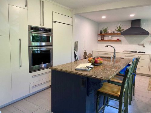 431 Smith St, Central Islip, NY 11722-3723