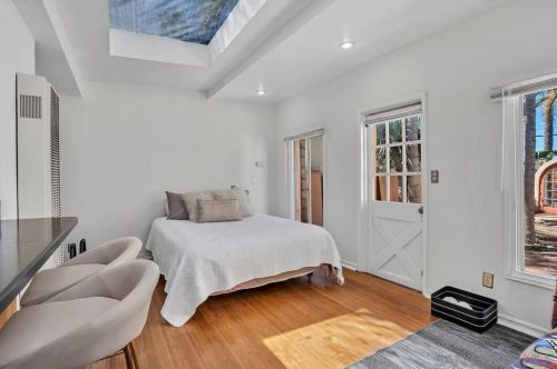 232 Rios Ave, Solana Beach CA  92075-1240 exterior