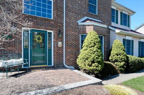 29 Meriwether Trl, Congers, NY 10920-1538