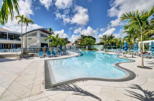 9 Windsor Ln, Boynton Beach FL  33436-6063 exterior