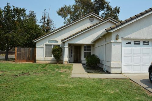 5752 Parkview Ct, Riverbank, CA 95367-3901