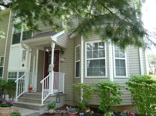 2107 Wagon Wheel Ct, East Freehold, NJ 07728-9128