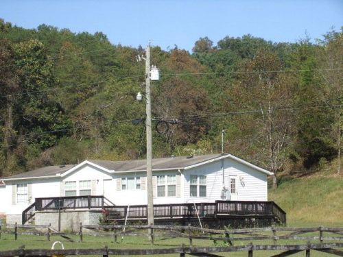 32 Lamb Ln, Louisa, KY 41230-7111