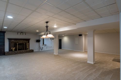 8235 Woodcreek Dr, Florence KY  41042-9119 exterior