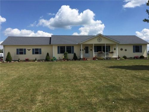 6841 Firestone Rd, Spencer, OH 44275-9513