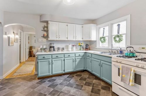 116 Francis Ave, Beaver Falls, PA 15010-1333