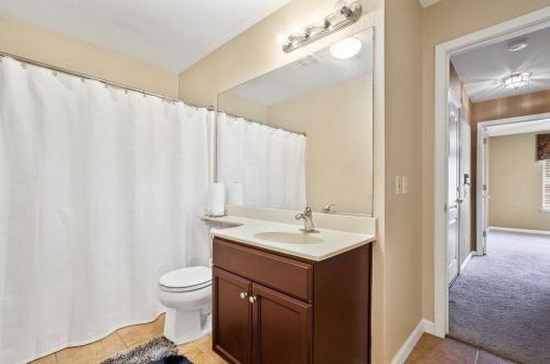 3213 Dewar Ln, Turlock CA  95382-9672 exterior