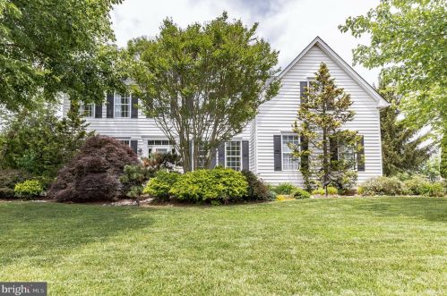 1025 Stuart Dr, Pottstown, PA 19464-3024