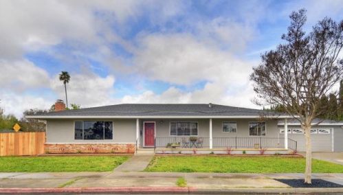 8411 Wren Ave, Gilroy, CA 95020-4119