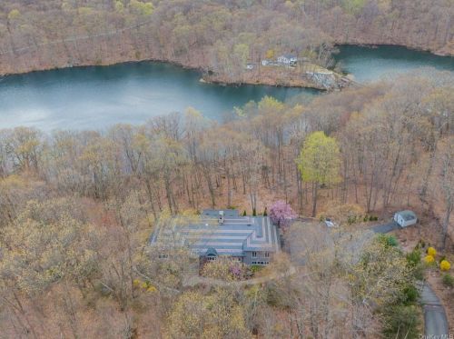 21 Faust Ct, Nelsonville, NY 10516-4048