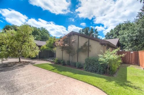 4709 Fieldcrest Dr, Fort Worth, TX 76109-4617