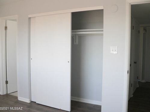 6462 Calle Luna, Tucson AZ  85710-5626 exterior