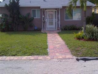 2236 Grant St, Hollywood FL  33020-3433 exterior