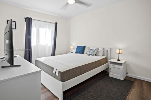 48 7 St, Dania Beach FL  33004-2306 exterior