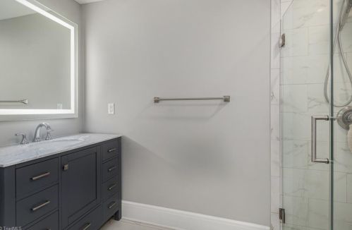 1701 Friendly Ave, Greensboro NC  27403-1238 exterior