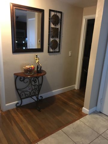 147 Merino St, Providence, RI 02909-5226