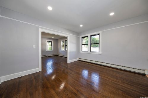 10 21st St, Huntington Station NY  11746-3259 exterior