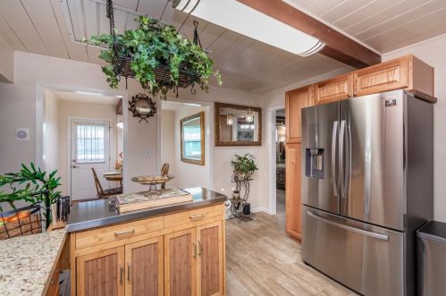 616 Q St, Rio Linda CA  95673-1427 exterior