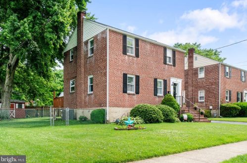 24 Vilone Rd, Wilmington, DE 19805-2003