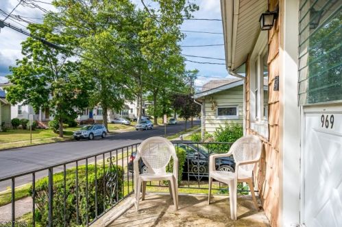 969 Main St, Rahway NJ  07065-4832 exterior