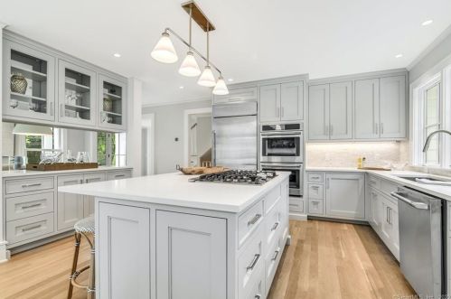 289 Wahackme Rd, New Canaan CT  06840-3935 exterior