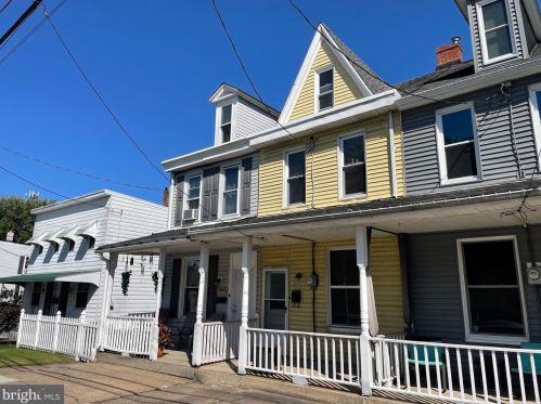 3553 6th St, Harrisburg, PA 17110-1425